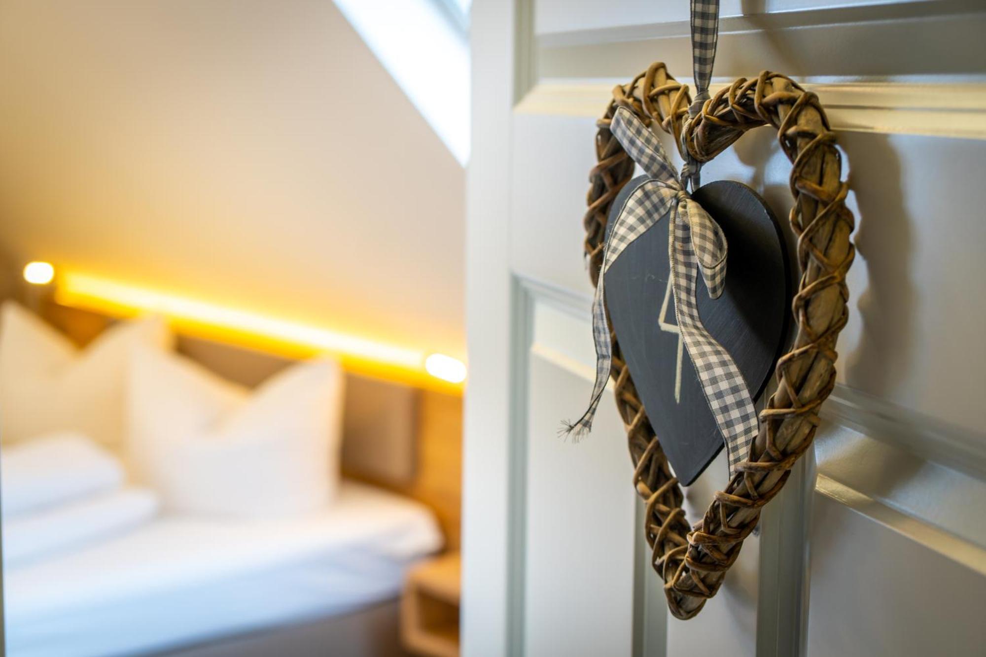 Landhotel Zur Gruenen Kutte Bernshausen Exteriér fotografie