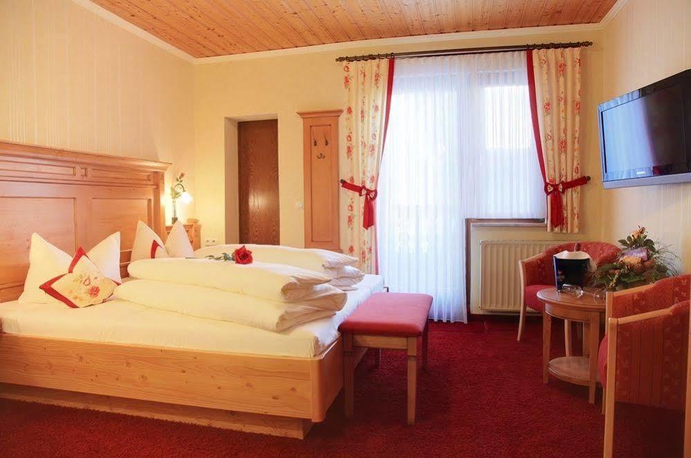 Landhotel Zur Gruenen Kutte Bernshausen Exteriér fotografie
